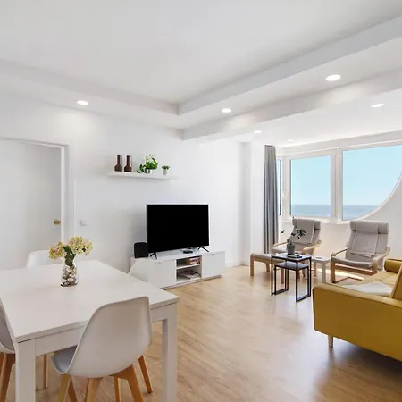 Moderno E Renovado T2 Quarteira