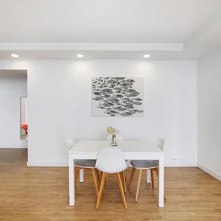 Apartamento Moderno E Renovado T2 Quarteira