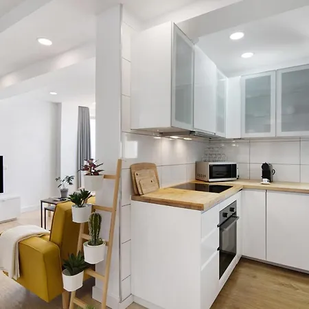 Moderno E Renovado T2 Apartment Quarteira