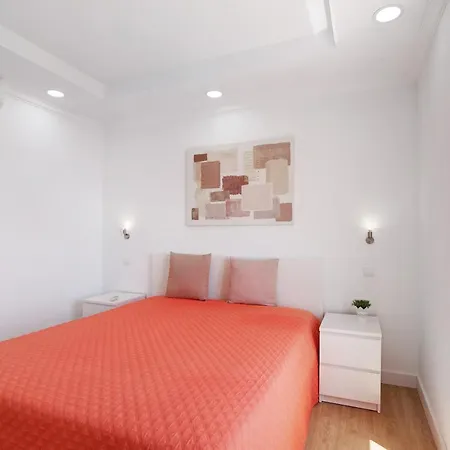 Moderno E Renovado T2 Apartment *