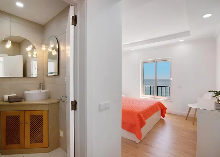 Moderno E Renovado T2 Quarteira