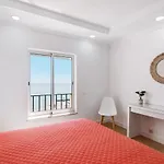 Apartment Moderno E Renovado T2 *