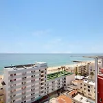 Moderno E Renovado T2 * Quarteira